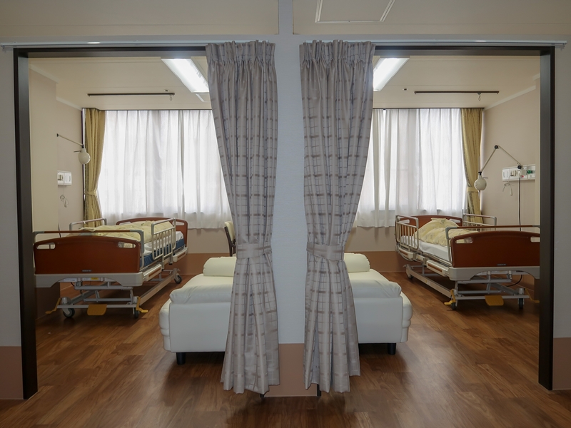 鶴巻温泉病院介護医療院　2人部屋も作りました